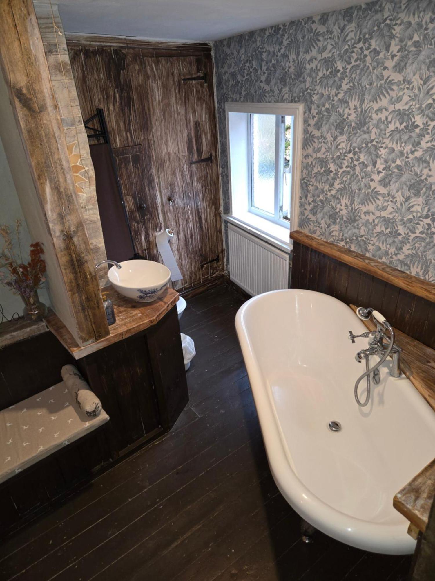 The White Hart Inn Tetford Экстерьер фото
