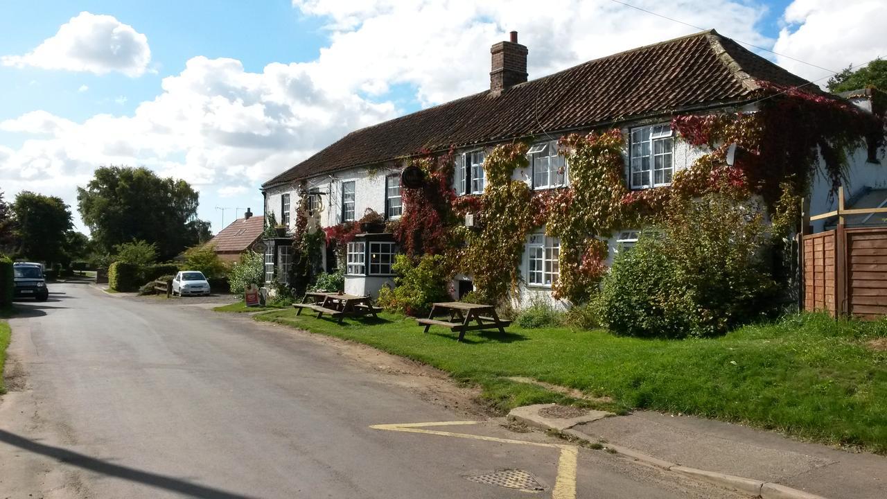 The White Hart Inn Tetford Экстерьер фото